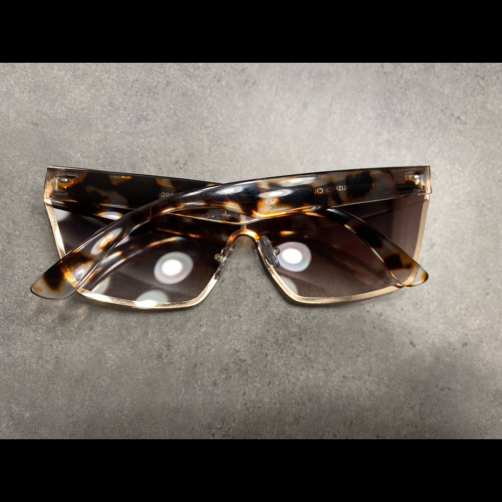 Sunglasses women